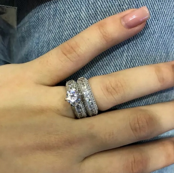 Ring - Picture 3 of 7